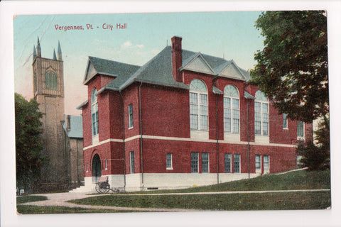 VT, Vergennes - City Hall postcard - A12151