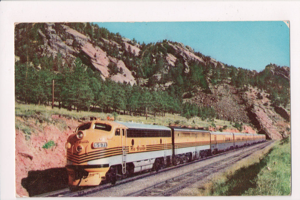 Train - Railroad Engine #5571, Car - Rio Grande postcard - w03602