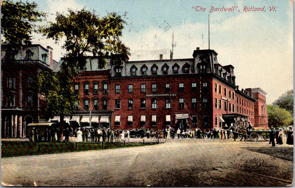 VT, RUTLAND - The Bardwell, people lined up, wagons - 1910 postcard - w03822