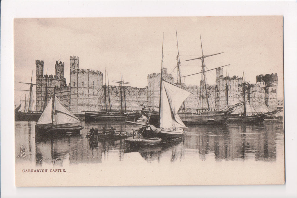 Foreign postcard - Wales - Caernarfon Castle - 400037