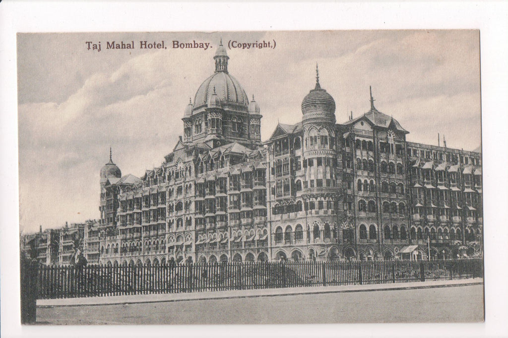 Foreign postcard - BOMBAY - Taj Mahal Hotel - now Mumbai - w04997