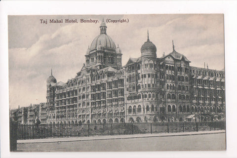 Foreign postcard - BOMBAY - Taj Mahal Hotel - now Mumbai - w04997
