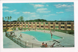 ME, Portland - HOLIDAY INN postcard - at Toll Gate No 8 - B05408