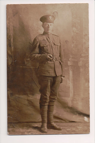MISC - Military Man in uniform - Canadian posing - RPPC - E10436