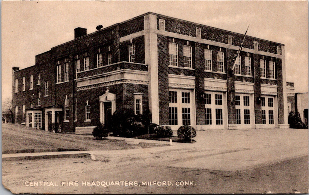 CT, MILFORD - Central Fire Headquarters - Collotype postcard - G17237