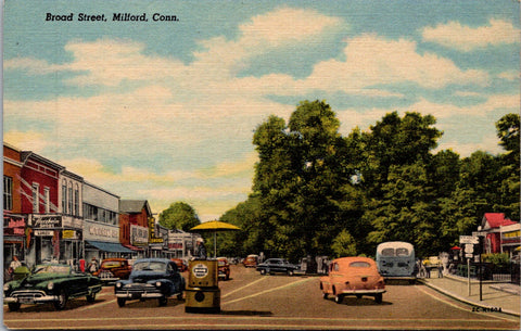 CT, Milford - Broad St, traffic booth, signs, bus etc postcard - J03348
