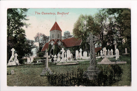 Foreign postcard - BEDFORD, Bedfordshire, UK - Cemetery, graves, church - JR0035