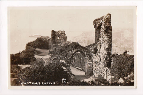 Foreign postcard - HASTINGS, Sussex - Hastings Castle, pier, city RPPC - JR0009