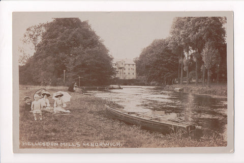 Foreign postcard - HEKKESDIN MILLS, Norfolk - family on RPPC - JR0027