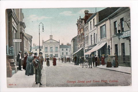 Foreign postcard - LUTON, Bedfordshire, UK - George St, Town Hall - JR0029