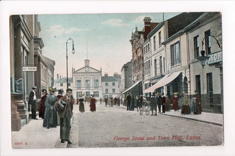 Foreign postcard - Luton, Bedfordshire, UK - George St, Town Hall - JR0029