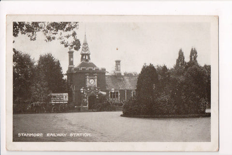 Foreign postcard - STANMORE, UK - Railway Station, Railway Collecting Van - JR01
