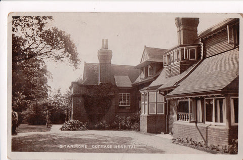 Foreign postcard - STANMORE, UK - Cottage Hospital - RPPC - JR0134