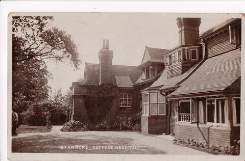 Foreign postcard - Stanmore, UK - Cottage Hospital - RPPC - JR0134